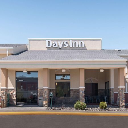 Days Inn By Wyndham Minot Exterior photo